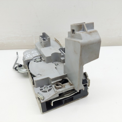 Fechadura Da Porta Dianteira Direita Peugeot 307 2006 A 2012