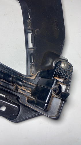 Moldura Esquerdo Peugeot 308 2012 2013 2014 2015 Detalhes