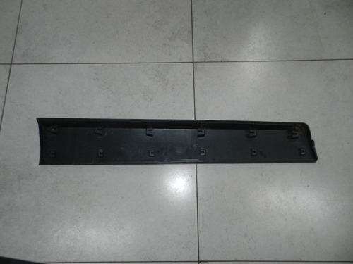 Moldura Aplique Porta Dianteira Direita Gm Tracker Lt 14/19