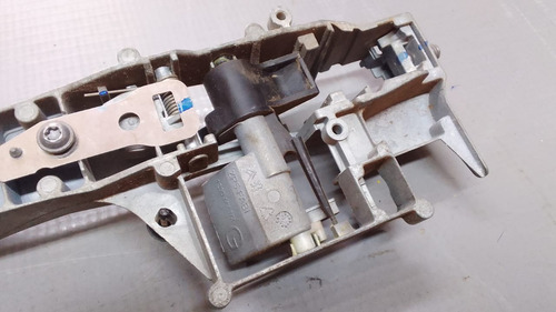 Suporte Maçaneta Traseira Esquerda Citroen C4   24044