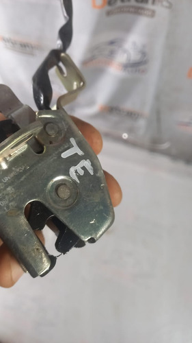 Fechadura Superior Porta Traseira Esquerda Fiorino 12/...