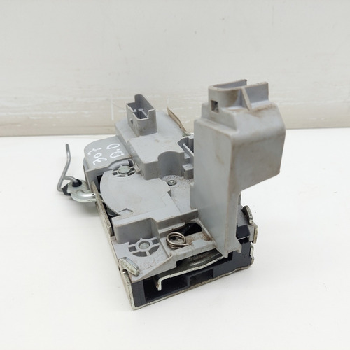 Fechadura Da Porta Dianteira Direita Peugeot 307 2006 A 2012