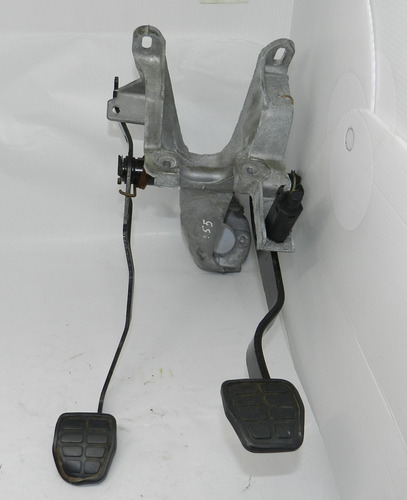 Pedaleira Pedal Freio Embreagem C/ Sensor Vw Santana 95/06 