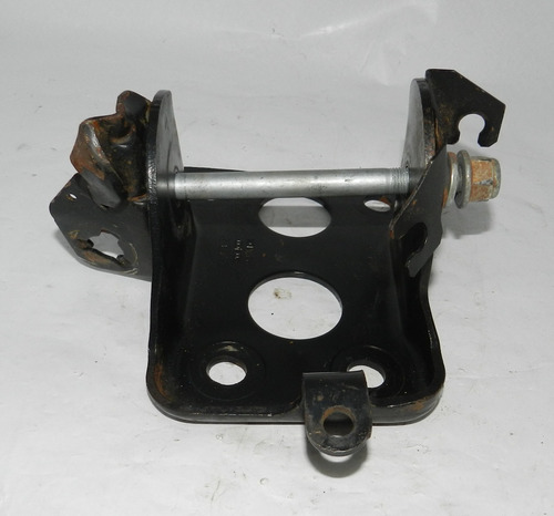 Suporte Lado Direito Eixo Traseiro Fiat Punto 2006 A 2012 