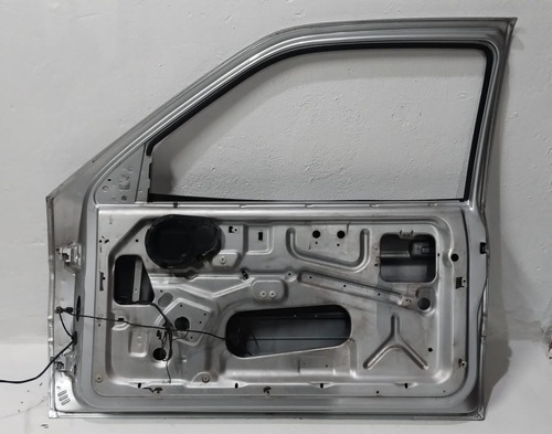 Porta Dianteira Direita Ford Escort Europeu 93/96 Detalhe