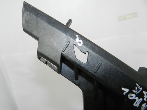 Guia Suporte Inferior Farol Direito Cruze 12/16 Com Detalhe