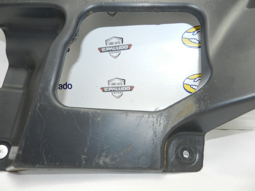 Guia Para-choque Traseiro Direito Megane Gt 07/13 Detalhe