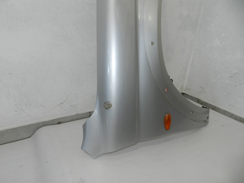 Para-lama Direito Mitsubishi Pajero Sport Gls 99/04 Detalhe