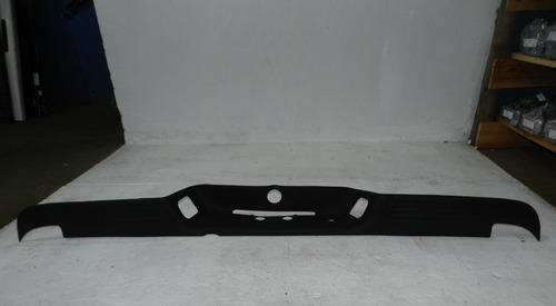 Pisante Para-choque Traseiro 1500 2500 3500 02/09 Detalhes