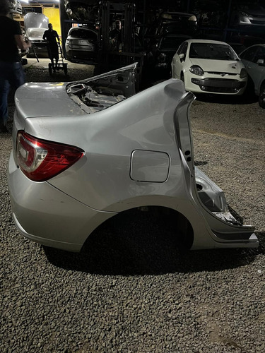 Traseira Baixa Renault Logan 2015 2016 2017 2018 2019 2020