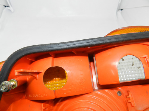 Lanterna Traseira Direita Ford Escort Verona 93/96 Detalhe