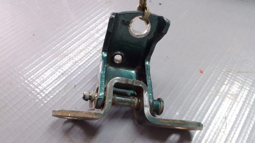 Dobradiça Porta Traseira Ford Mondeo 1994 / Direito. 23659