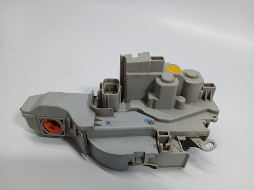 Fechadura Da Porta Dianteira Direita Fiat Bravo 2011 A 2016