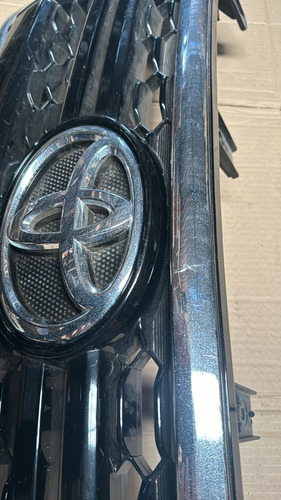 Grade Dianteira Toyota Hilux 2020