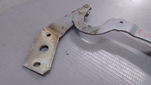 Dobradiça Braço Direito Capo Ford Escort 1994/1995. 23685