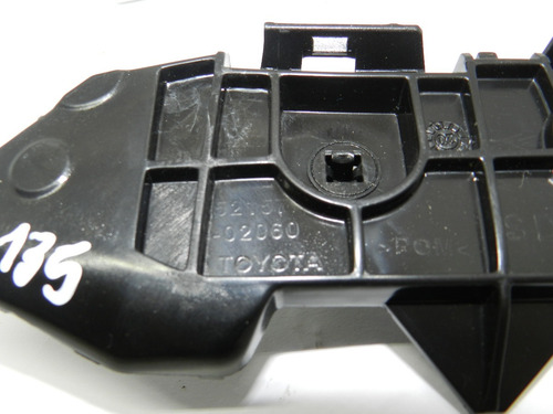 Guia Parachoque Traseiro Direito Toyota Corolla 2009 A 2014