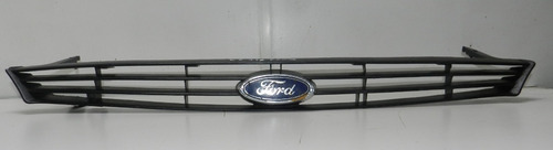 Grade Dianteira Para-choque Ford Focus 00/04 Detalhe