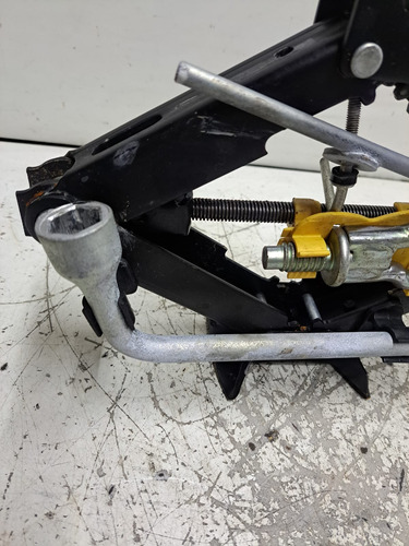 Kit Macaco Chave Roda Ford Focus Sedan 2009 2010 2011 2012