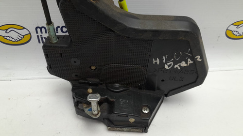 Fechadura Traseira Esquerda Corolla 03/14 Hilux 06/15