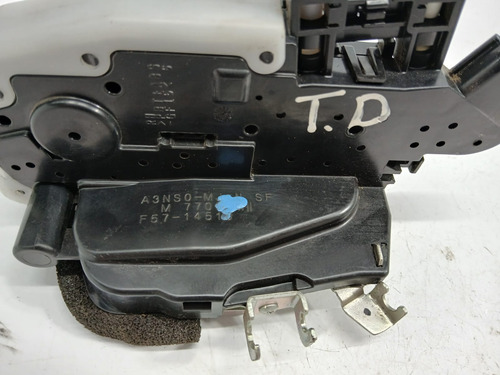 Fechadura Da Porta Traseira Direita Nissan Versa 2012 A 2021
