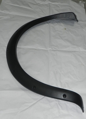 Moldura Para-lama Dianteiro Esquerdo Fiat Strada 2005 A 2008