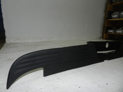 Pisante Para-choque Traseiro 1500 2500 3500 02/09 Detalhes