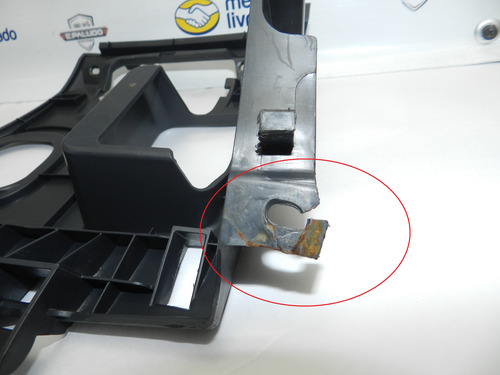 Moldura Inferior Caixa Fusíveis Megane 06/13 Com Detalhe