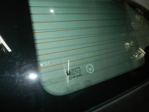 Tampa Traseira Porta-malas Vidro Meriva Joy 03/12 Detalhe