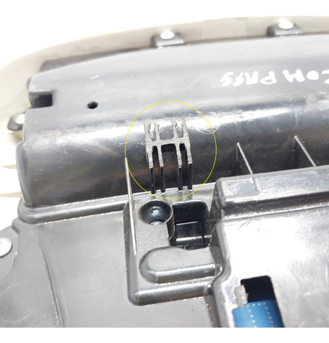 Luz De Teto Cortesia Grand Cherokee 2011 A 2015 C/ Detalhe