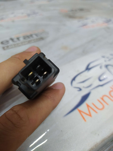 Interruptor Pedal Freio Mobi Strada Punto 46840510  12596