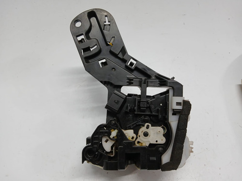 Fechadura Porta Dianteira Direita Hyundai Elantra 2012 A 16