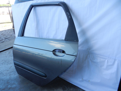 Porta Traseira Esquerda Renault Scenic Megane 99/05 Detalhe