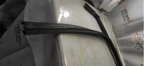 Borracha Canaleta Dianteira Direita Polo Virtus 03/12 21308