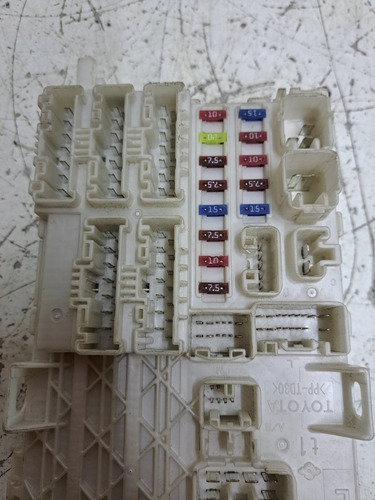 Caixa De Fusível Toyota Hilux 3.0 2015