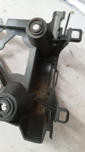 Guia Para-choque Tras  Esquerdo Peugeot 2008 1270548x 16551