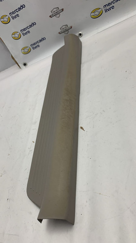 Soleira Dianteira Direita Toyota Corolla 98/02 Detalhe