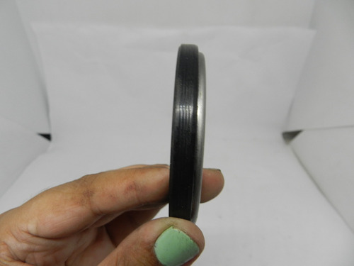 Retentor Cubo Roda Traseira Toyota Bandeirantes
