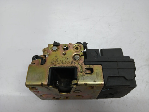 Fechadura Da Porta Dianteira Direita Peugeot 206 2004 A 2010