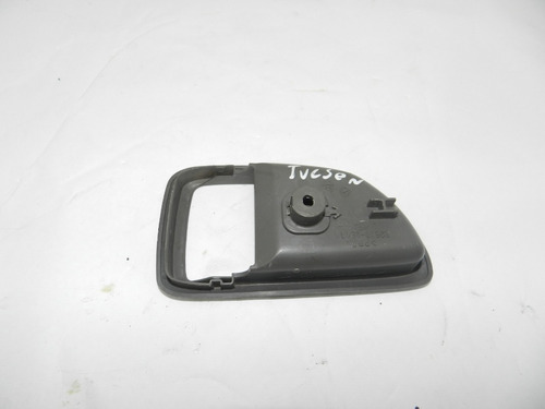 Moldura Maçaneta Traseira Esquerda Hyundai Tucson 06/16