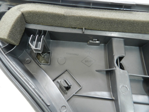 Forro Porta Traseira Direita Renault Megane 08/12 Detalhe