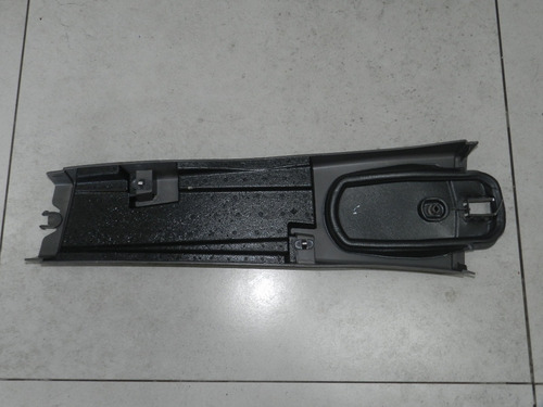 Acabamento Inferior Coluna Direita Gm Zafira 2202098