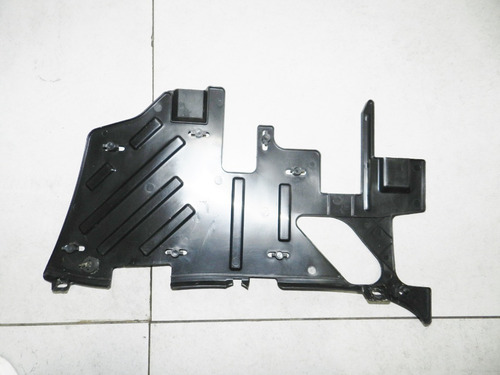 Acabamento Inferior Caixa Fusível Vw Golf 00/01 C/ Detalhe 