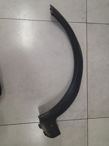 Moldura Paralama Dianteiro Esquerdo Fiat Palio 98/01 Detalhe