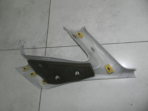 Moldura Coluna Traseira Esquerda Ford Focus 1999 2000 A 2004