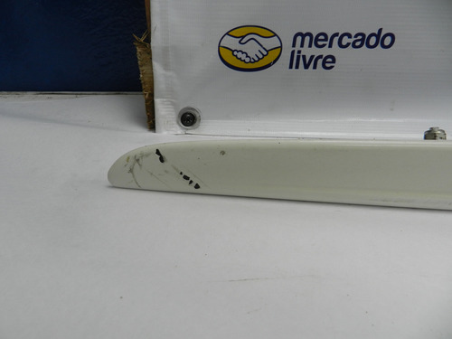 Friso Moldura Tampa Traseira Ford Focus Sedan 03/08 Detalhe
