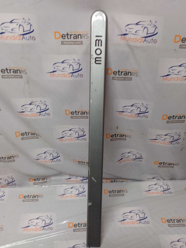 Friso Porta Dianteira Direita Fiat Mobi   11540