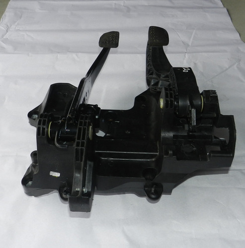 Pedaleira Freio Embreagem Cobalt Onix Prisma 12/20 Detalhe