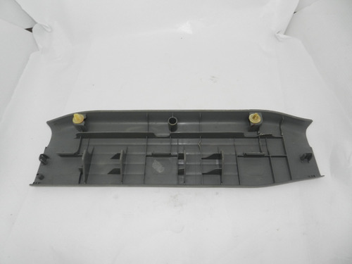 Soleira Porta Traseira Esquerda Toyota Hilux 06/15 
