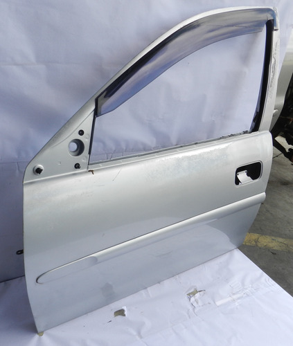 Porta Dianteira Esquerda Gm Corsa Milenium Hatch 4p 02/12