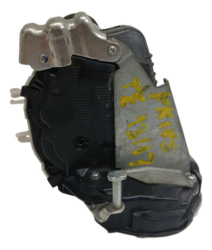 Fechadura Da Porta Traseira Esquerda Toyota Prius 2012 A 21